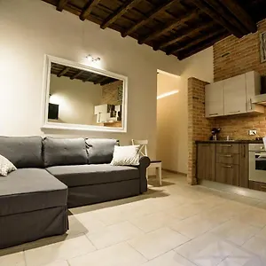 Apartment New Navona Elegant, Rome